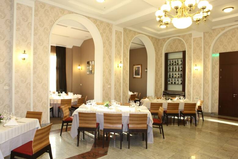 Iaki Hotel