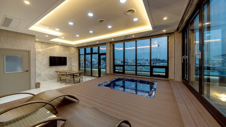 Gnb Hotel