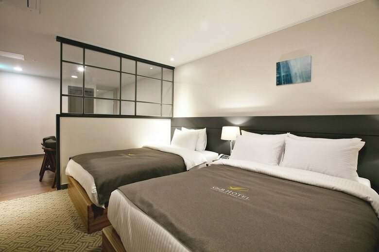 Gnb Hotel