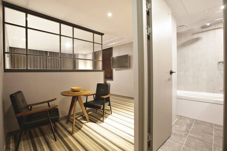 Gnb Hotel