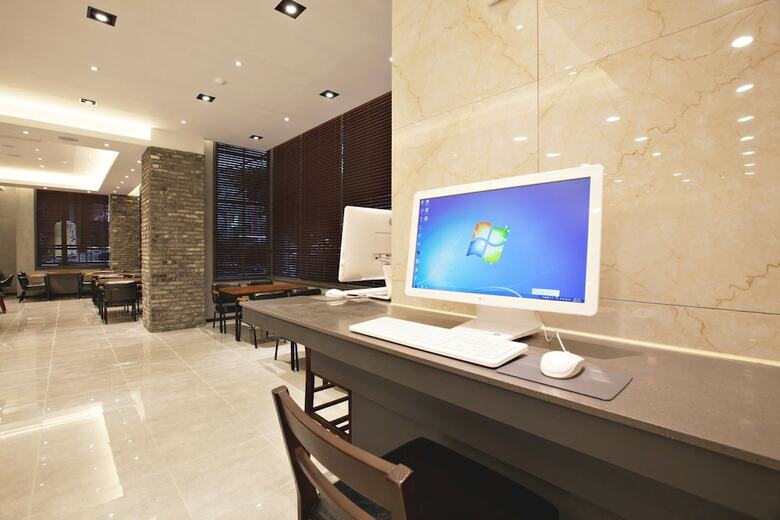 Gnb Hotel