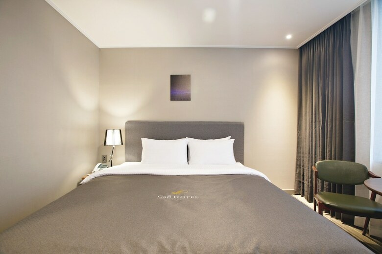 Gnb Hotel