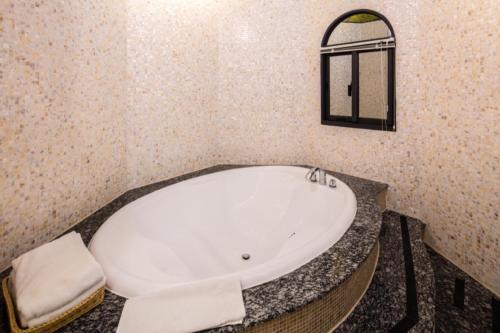 Zum Adler Castel B&B