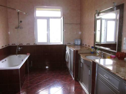 Hostal Gonio House