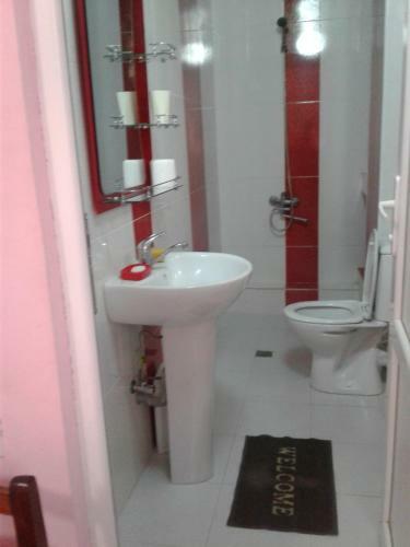 Hostal Gonio House