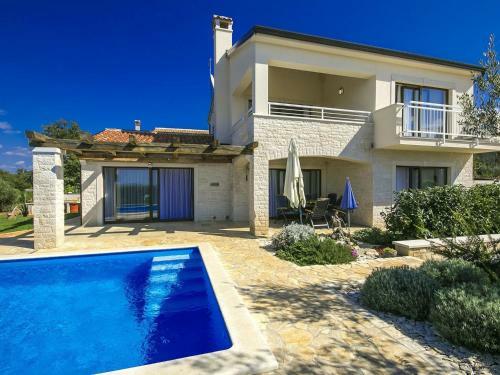 Villa Nira