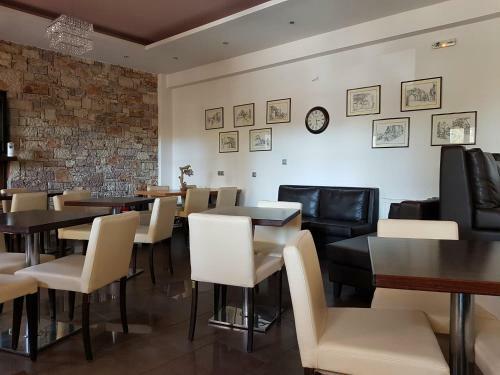 Aposperides Hotel