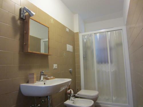 Lierna Beach Apartments