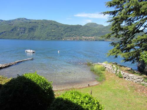 Lierna Beach Apartments