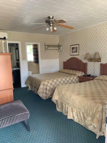 The Lionstone Inn Motel And Cottages