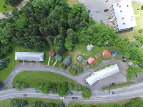 The Lionstone Inn Motel And Cottages