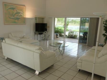 Villa Stever Llc