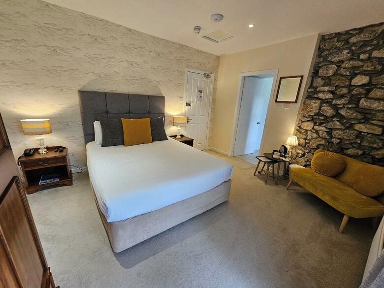 Taychreggan Hotel