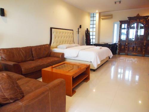 Hostal Ct 195