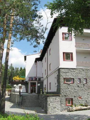 Hotel M�nes