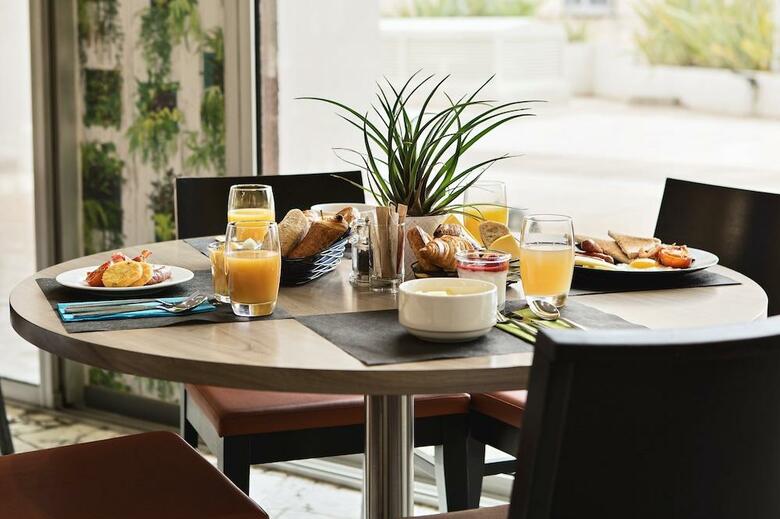 Hotel Holiday Inn Garden Court