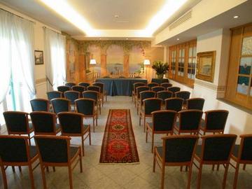 Hotel Golden Tulip Rome Airport