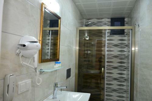 Yade Hotel