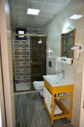 Yade Hotel