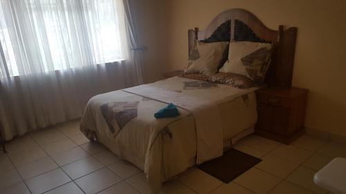 Hostal The Crown Inn Guest House