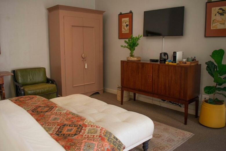 Hotel Five Seasons