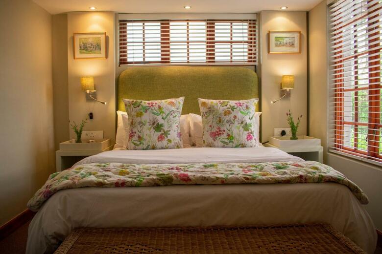 Hotel Five Seasons
