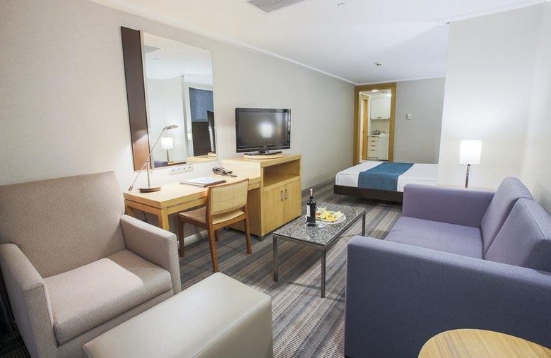 Hotel Housez Suites