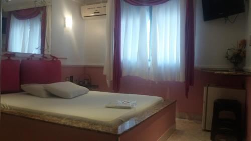Hotel Motel Dos Arcos (adult Only)