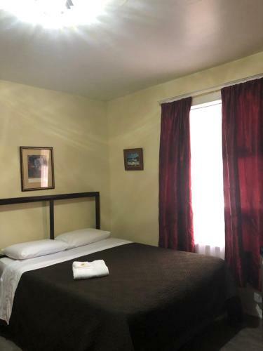 Hostal Mina's Guest House