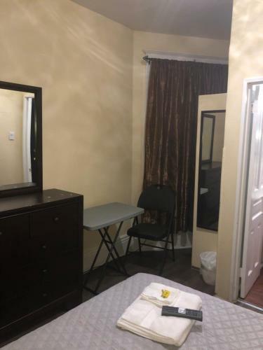 Hostal Mina's Guest House