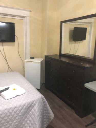 Hostal Mina's Guest House