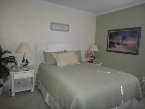 Lovers Key Beach Club #201 Holiday Home