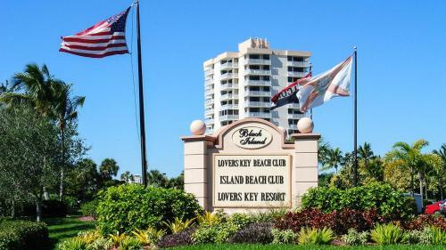 Lovers Key Beach Club #201 Holiday Home
