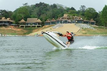 Hotel Sanctuary Nam Ngum Beach Resort