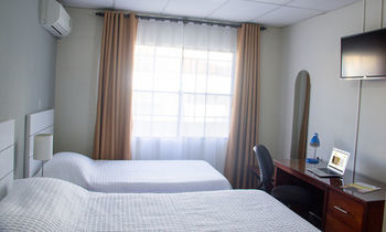 Hotel Maria Jose Suites