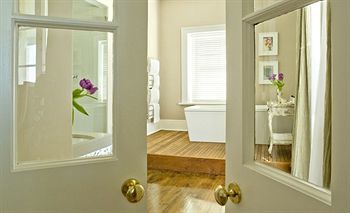 Dock House Boutique Hotel