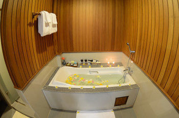 Royal Naypyitaw Hotel