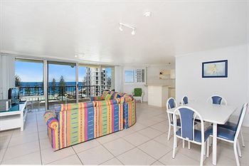 Rainbow Commodore Apartments