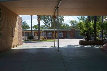Nandewar Motor Inn
