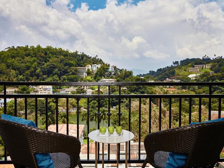 Hotel Ozo Kandy