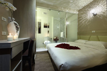 Ypj Hotel