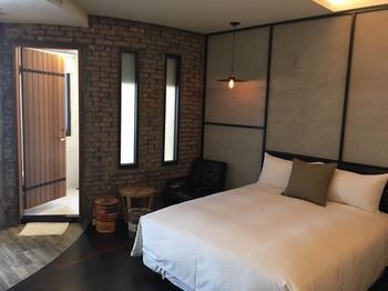 Hotel Treasury 301