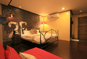 Mystery 13 B&B