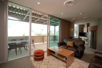King And Queen Hotel Suites