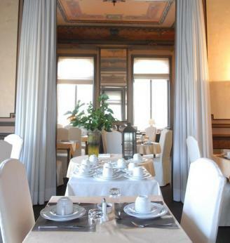 Hotel Golden Tree