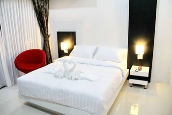 Golden Pool Hotel