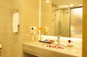 Iris Hotel