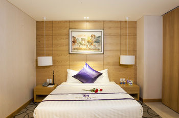 Iris Hotel