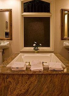 Bed & Breakfast Inn At Churon Winery