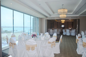 Ramada Hotel And Suites Amwaj Islands Manama